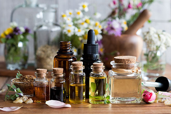 ۸ روغن معطر برای خواب راحت‌تر شبانه