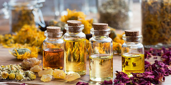 درمان‌های خانگی آفتاب‌سوختگی؛ از عسل تا سیب‌زمینی