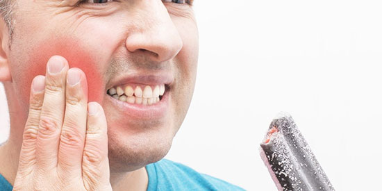 علت حساس شدن دندان‌ها چیست